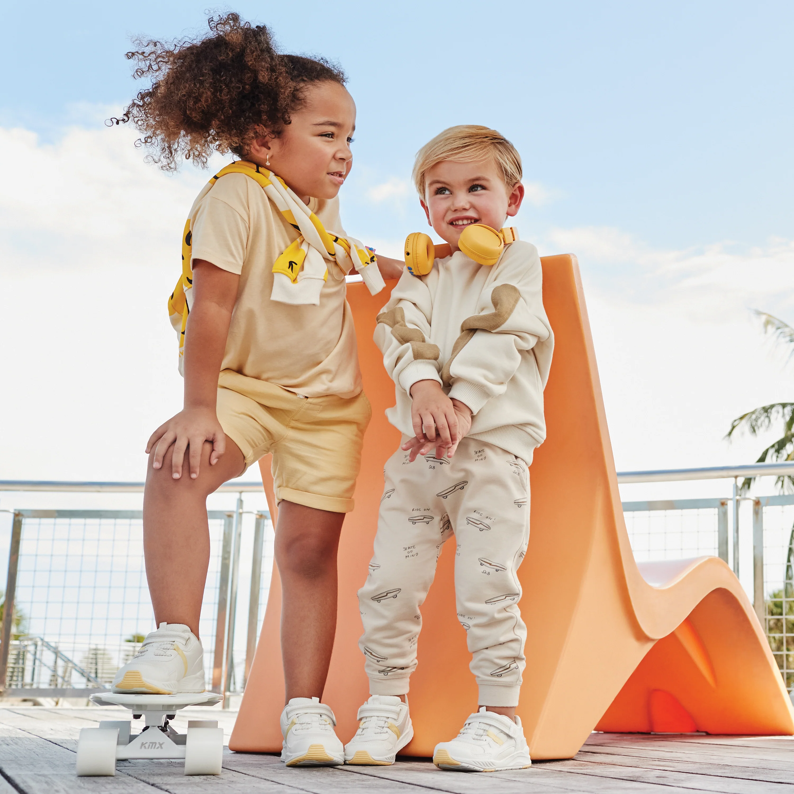 Player Sneaker - Big Kid Off White - Image 10